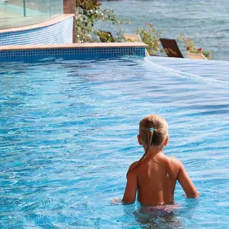 Luxurious Beachfront With Private And Panoramic Views In La Complex * 바르나