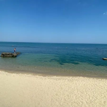 Luxurious Beachfront With Private And Panoramic Views In La Complex 바르나