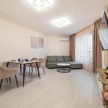 Luxurious Beachfront With Private And Panoramic Views In La Complex Apartment *