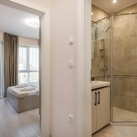 Luxurious Beachfront With Private And Panoramic Views In La Complex Daire Varna