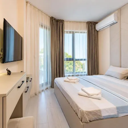 Апартаменти Luxurious Beachfront With Private And Panoramic Views In La Complex
