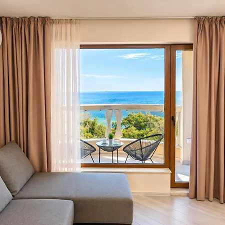 Luxurious Beachfront With Private And Panoramic Views In La Complex Апартаменти Варна