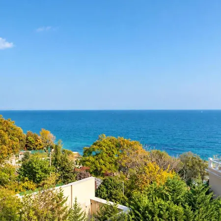 Luxurious Beachfront With Private And Panoramic Views In La Complex Апартаменти Варна