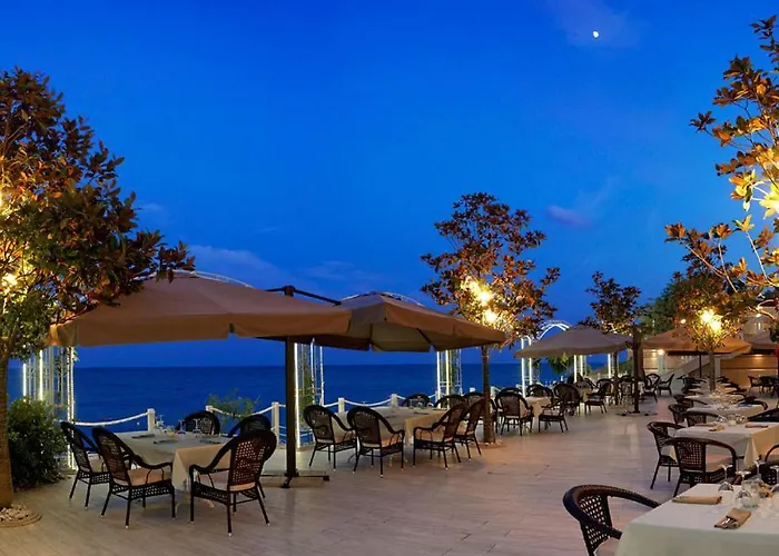 Luxurious Beachfront With Private And Panoramic Views In La Complex Varna