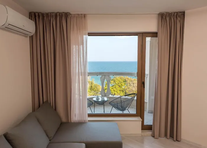 Luxurious Beachfront With Private And Panoramic Views In La Complex Varna